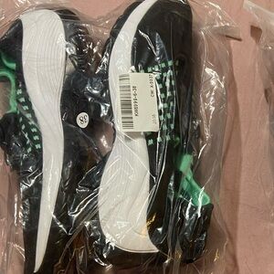Black & Green women’s ortho shoes